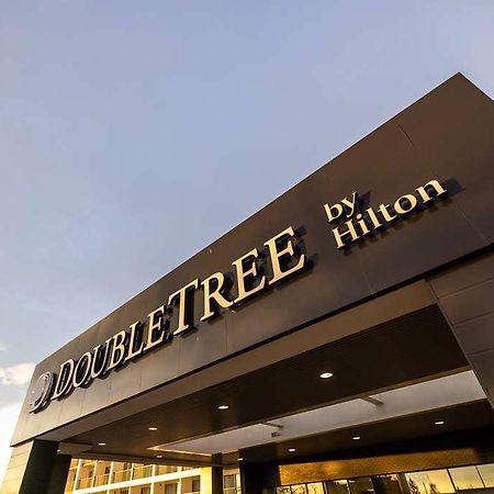 Doubletree By Hilton Calgary North Hotel Buitenkant foto