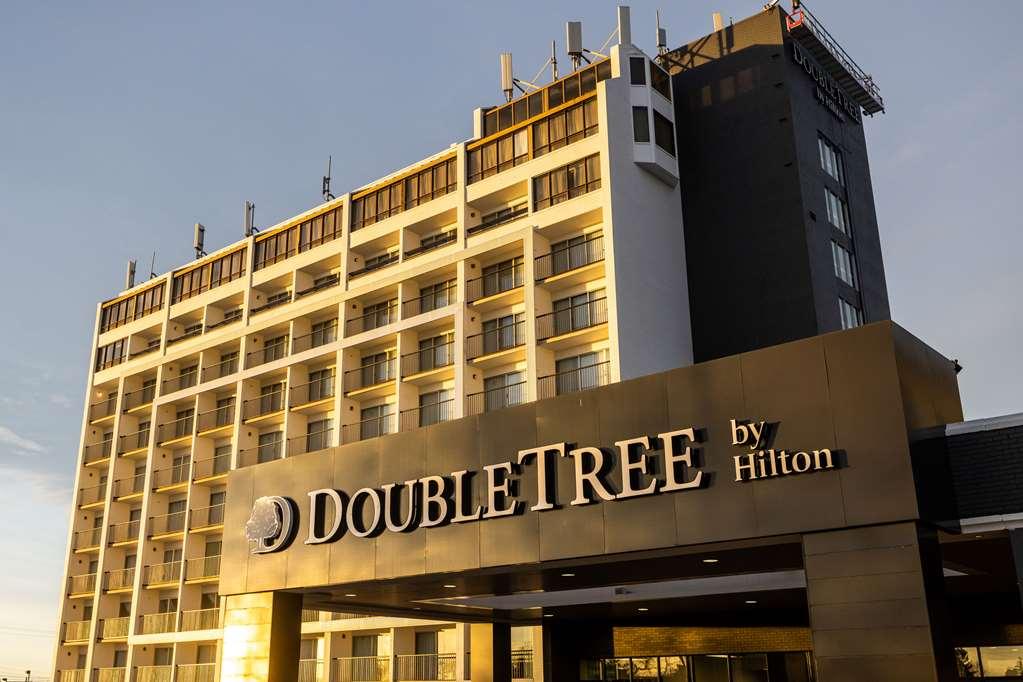 Doubletree By Hilton Calgary North Hotel Buitenkant foto