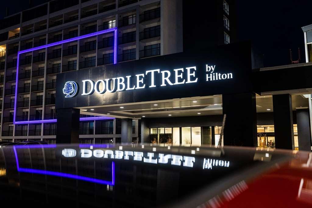 Doubletree By Hilton Calgary North Hotel Buitenkant foto